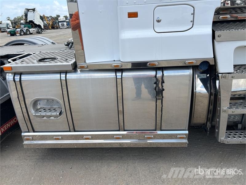 Kenworth K200 Big Cab Aerodyne 6x4 T/A Sleeper Truck Tracto Ťahače