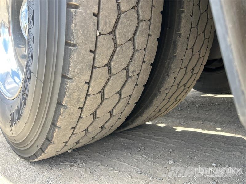 Kenworth K200 Big Cab Aerodyne 6x4 T/A Sleeper Truck Tracto Ťahače
