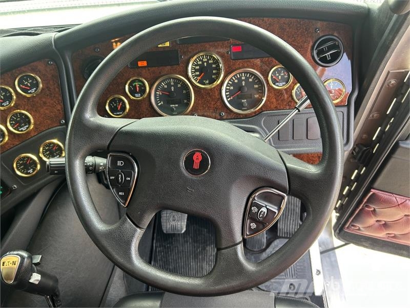 Kenworth K200 Big Cab Aerodyne 6x4 T/A Sleeper Truck Tracto Ťahače