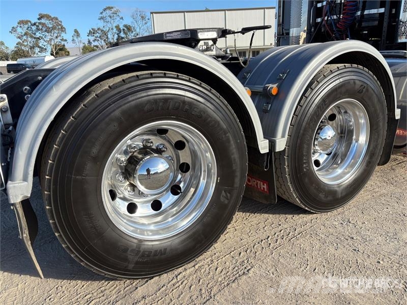 Kenworth K200 Big Cab Aerodyne 6x4 T/A Sleeper Truck Tracto 中古トラクターヘッド | トレーラーヘッド