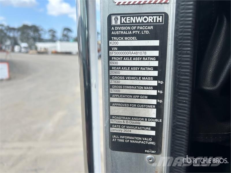 Kenworth K200 Big Cab Aerodyne 6x4 T/A Sleeper Truck Tracto Ťahače