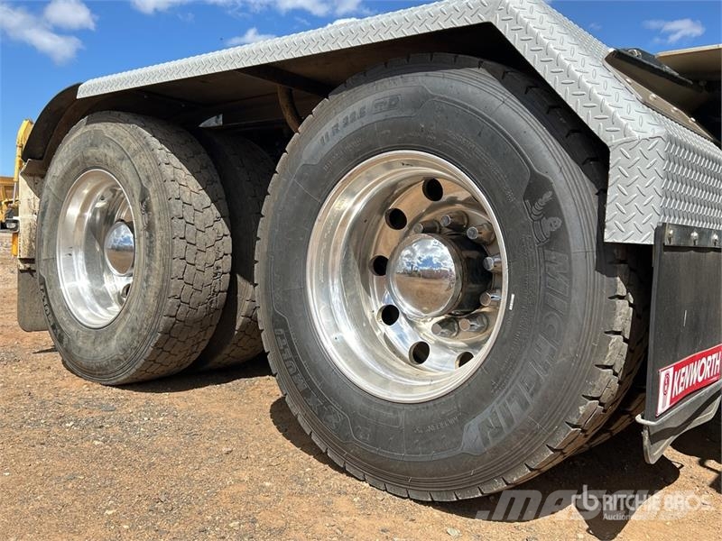 Kenworth K200 Big Cab Aerodyne 6x4 T/A Sleeper Truck Tracto Cabezas tractoras