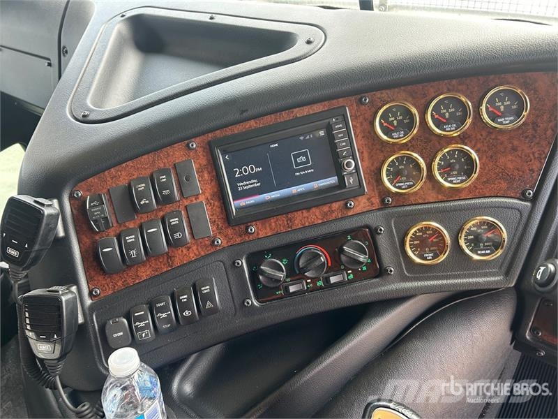 Kenworth K200 Big Cab Aerodyne 6x4 T/A Sleeper Truck Tracto Ťahače