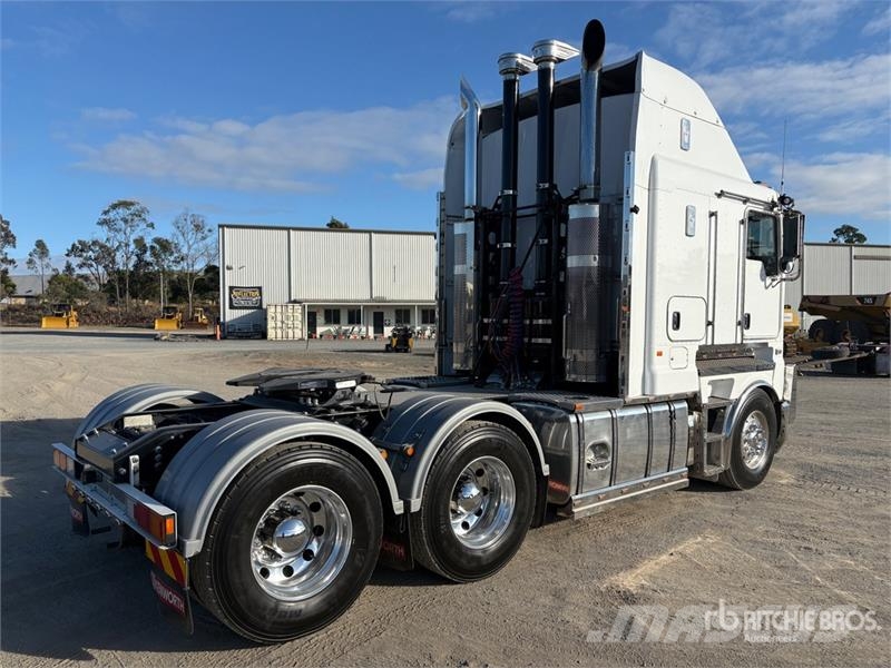 Kenworth K200 Big Cab Aerodyne 6x4 T/A Sleeper Truck Tracto 中古トラクターヘッド | トレーラーヘッド