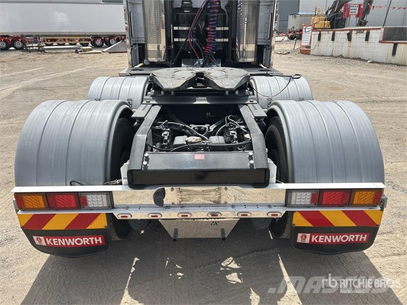 Kenworth K200 Big Cab Aerodyne 6x4 T/A Sleeper Truck Tracto Ťahače