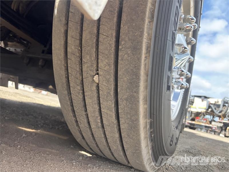 Kenworth K200 Big Cab Aerodyne 6x4 T/A Sleeper Truck Tracto 트랙터 유닛