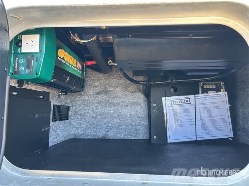 Kenworth K220 Big Cab Aerodyne 6x4 T/A Sleeper Truck Tracto Vetopöytäautot