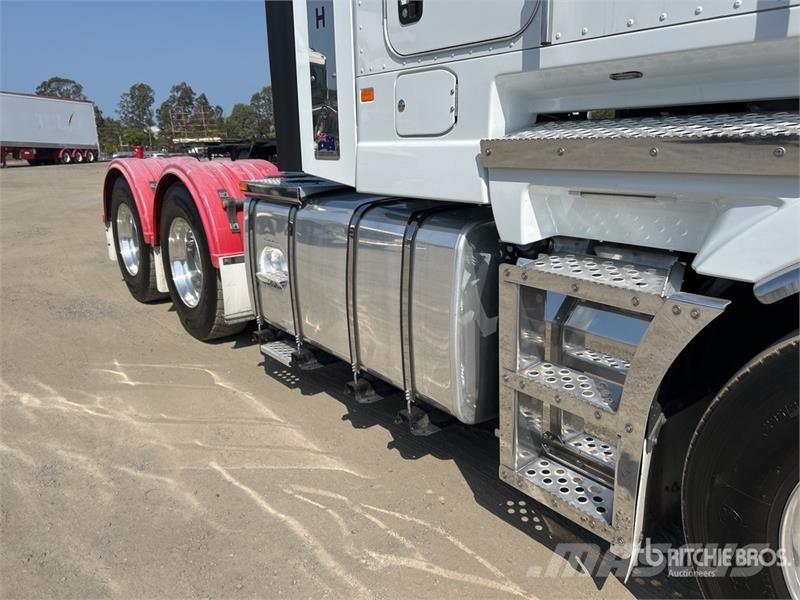 Kenworth K220 Big Cab Aerodyne 6x4 T/A Sleeper Truck Tracto Vetopöytäautot