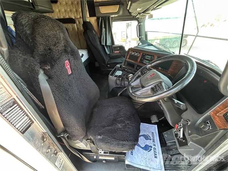 Kenworth K220 Big Cab Aerodyne 6x4 T/A Sleeper Truck Tracto Vetopöytäautot