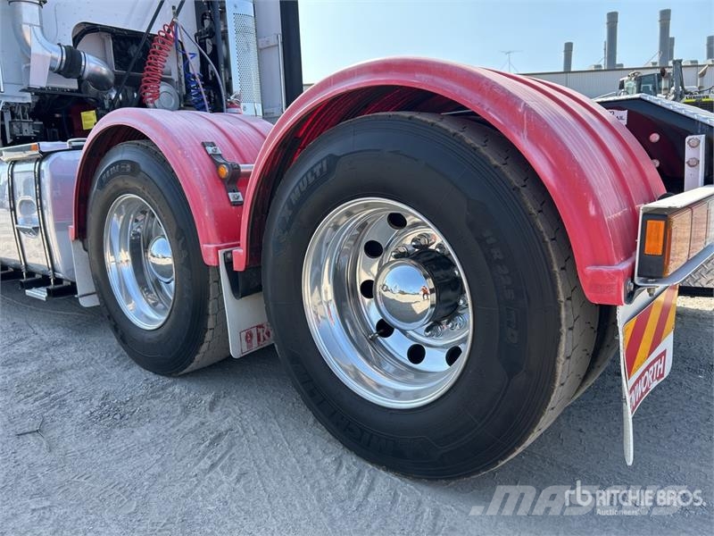 Kenworth K220 Big Cab Aerodyne 6x4 T/A Sleeper Truck Tracto Vetopöytäautot