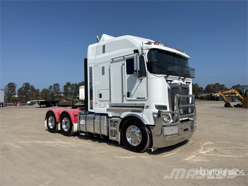 Kenworth K220 Big Cab Aerodyne 6x4 T/A Sleeper Truck Tracto Vetopöytäautot