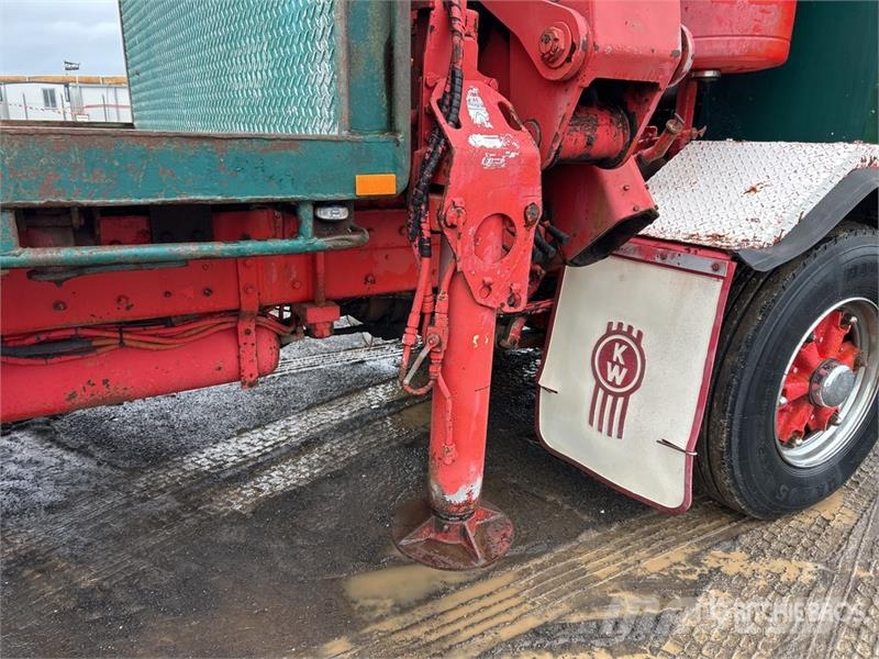 Kenworth L700 6x4 w/Palfinger PK12000 A 4.48 t Knuckle Boom Vlakke laadvloer met kraan