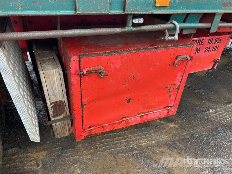 Kenworth L700 6x4 w/Palfinger PK12000 A 4.48 t Knuckle Boom Vlakke laadvloer met kraan