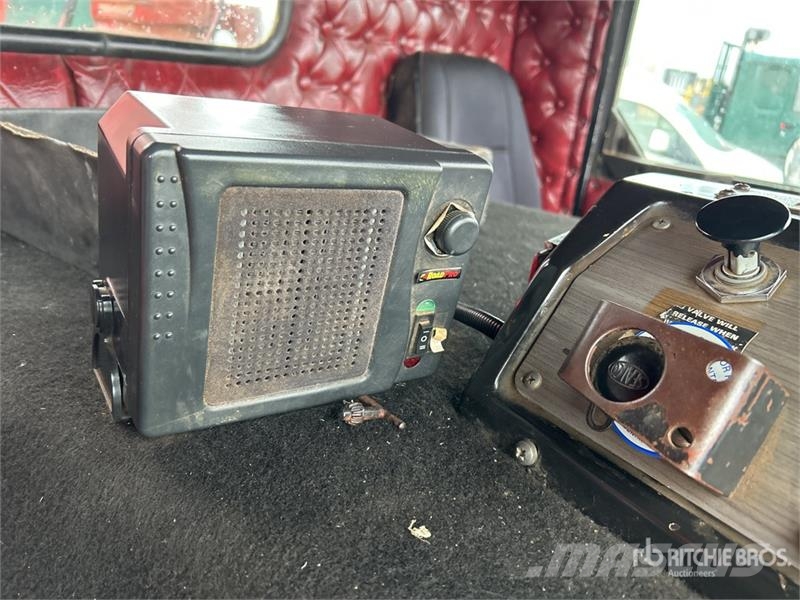 Kenworth L700 6x4 w/Palfinger PK12000 A 4.48 t Knuckle Boom Vlakke laadvloer met kraan
