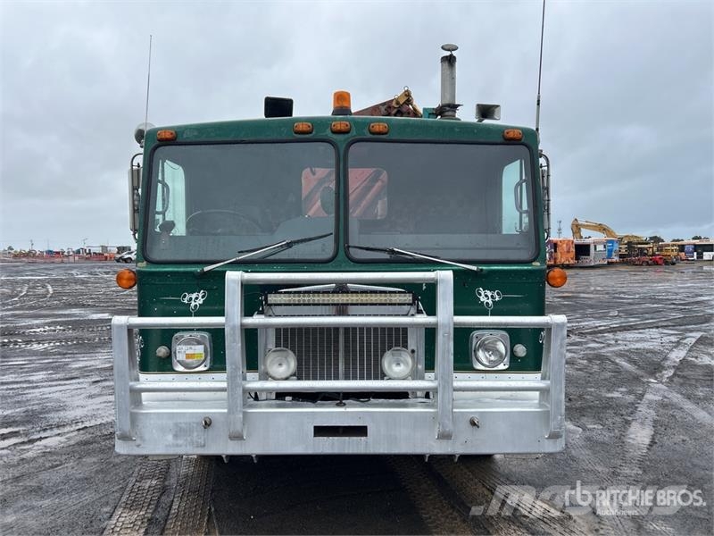 Kenworth L700 6x4 w/Palfinger PK12000 A 4.48 t Knuckle Boom Vlakke laadvloer met kraan