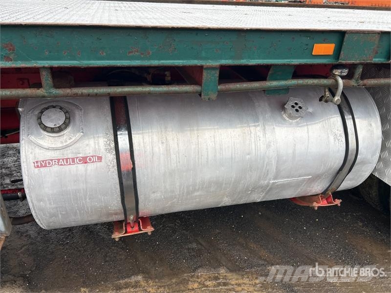 Kenworth L700 6x4 w/Palfinger PK12000 A 4.48 t Knuckle Boom Vlakke laadvloer met kraan