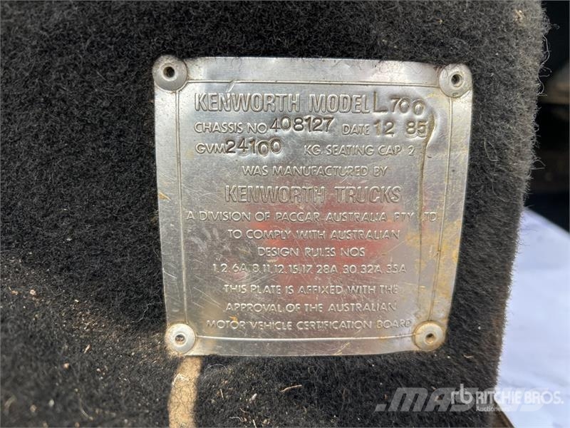 Kenworth L700 6x4 w/Palfinger PK12000 A 4.48 t Knuckle Boom Vlakke laadvloer met kraan