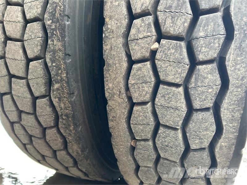 Kenworth L700 6x4 w/Palfinger PK12000 A 4.48 t Knuckle Boom Vlakke laadvloer met kraan