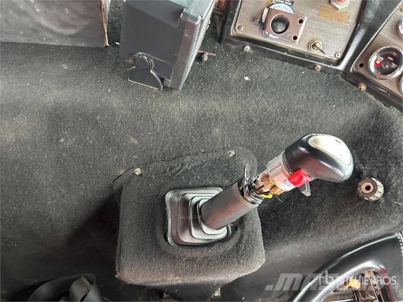Kenworth L700 6x4 w/Palfinger PK12000 A 4.48 t Knuckle Boom Vlakke laadvloer met kraan