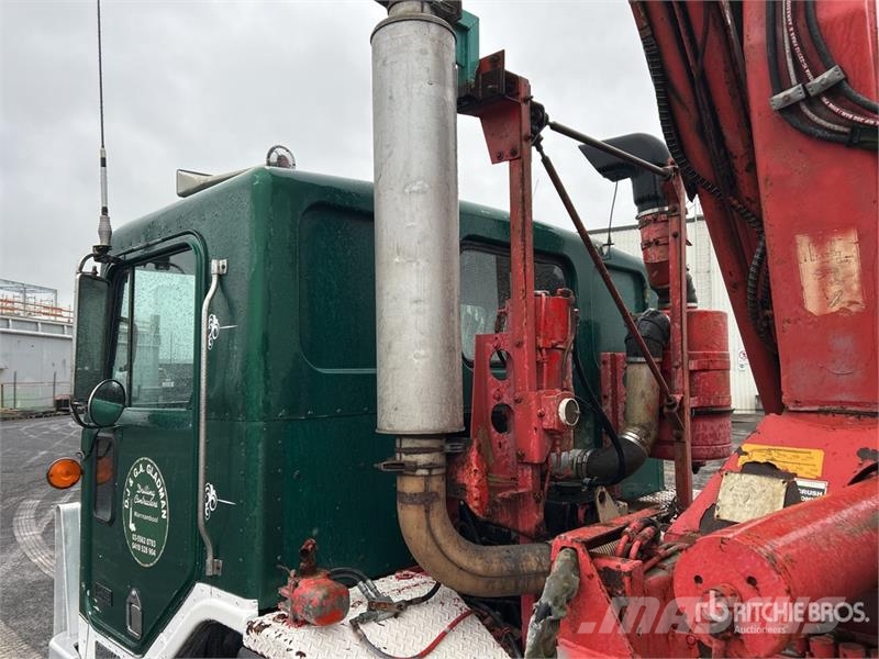 Kenworth L700 6x4 w/Palfinger PK12000 A 4.48 t Knuckle Boom Vlakke laadvloer met kraan