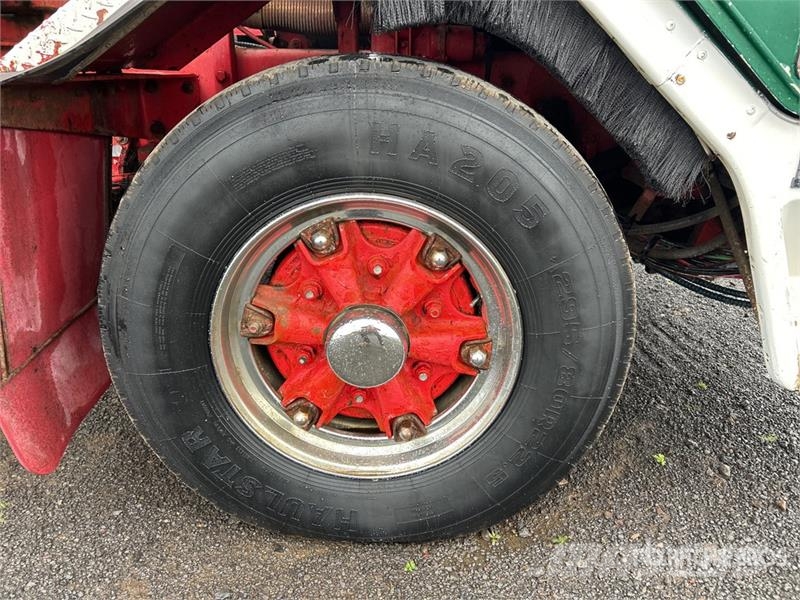 Kenworth L700 6x4 w/Palfinger PK12000 A 4.48 t Knuckle Boom Vlakke laadvloer met kraan
