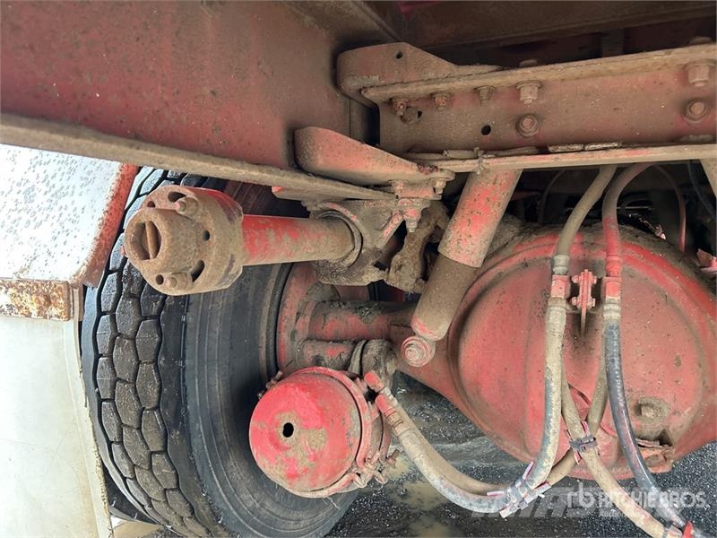 Kenworth L700 6x4 w/Palfinger PK12000 A 4.48 t Knuckle Boom Vlakke laadvloer met kraan