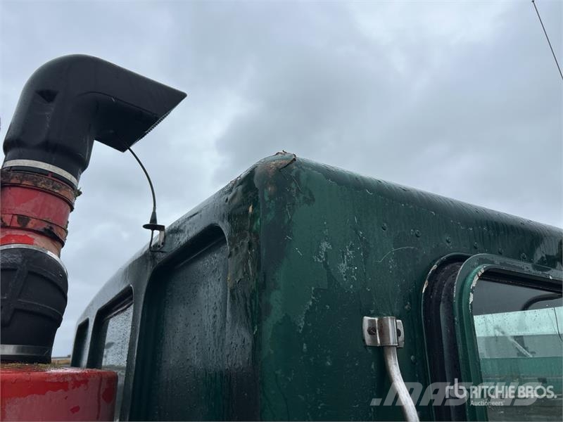 Kenworth L700 6x4 w/Palfinger PK12000 A 4.48 t Knuckle Boom Vlakke laadvloer met kraan