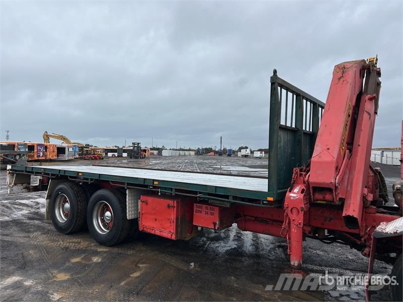 Kenworth L700 6x4 w/Palfinger PK12000 A 4.48 t Knuckle Boom Vlakke laadvloer met kraan