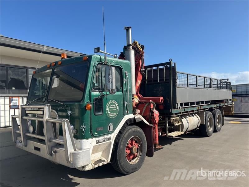 Kenworth PK12000 A 4.48 t Knuckle Boom on Kenworth L700 6x4 Camiones grúa