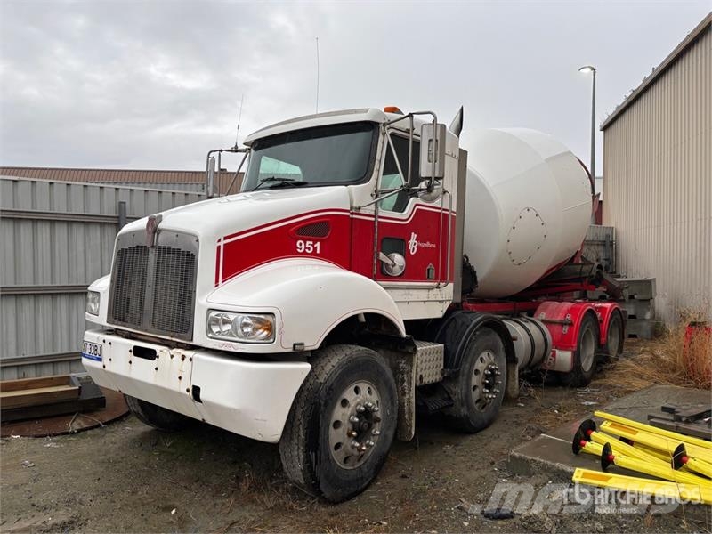 Kenworth T350 8x4 Mixer Truck Camiones de concreto