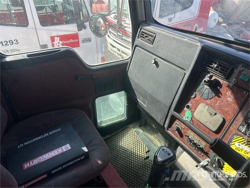 Kenworth T350 8x4 Twin-Steer Mixer Truck شاحنات خرسانة