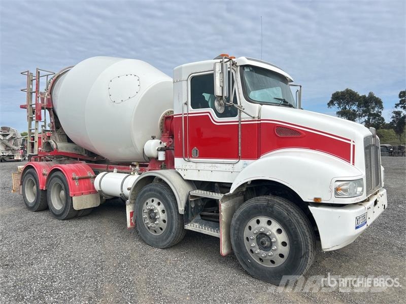 Kenworth T350 8x4 Twin-Steer Mixer Truck Betooniveokid