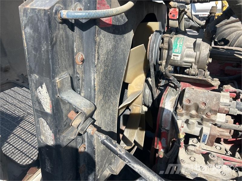 Kenworth T350 8x4 Twin-Steer Mixer Truck شاحنات خرسانة