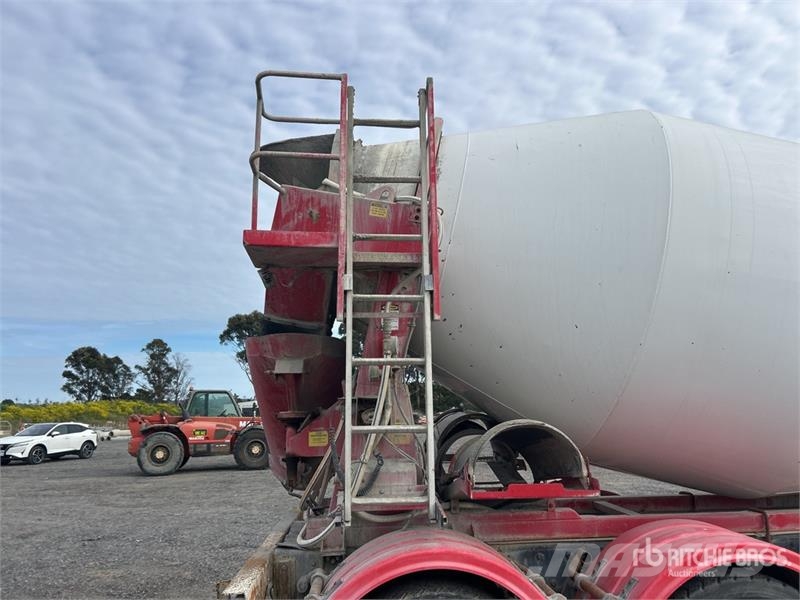 Kenworth T350 8x4 Twin-Steer Mixer Truck Betooniveokid
