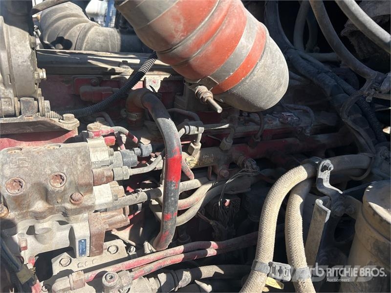 Kenworth T350 8x4 Twin-Steer Mixer Truck شاحنات خرسانة