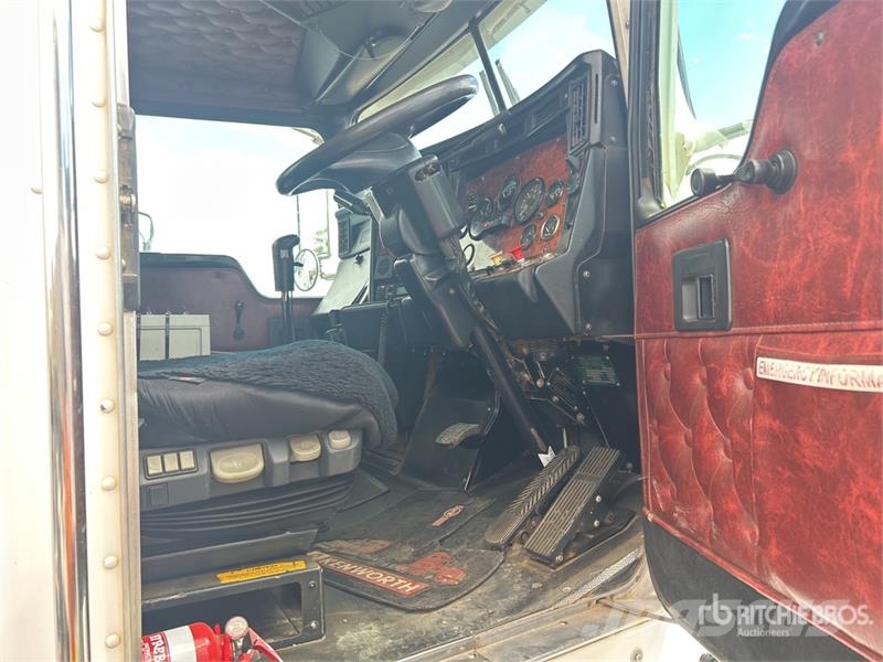 Kenworth T401 6x4 T/A Day Cab Truck Tractor Cabezas tractoras