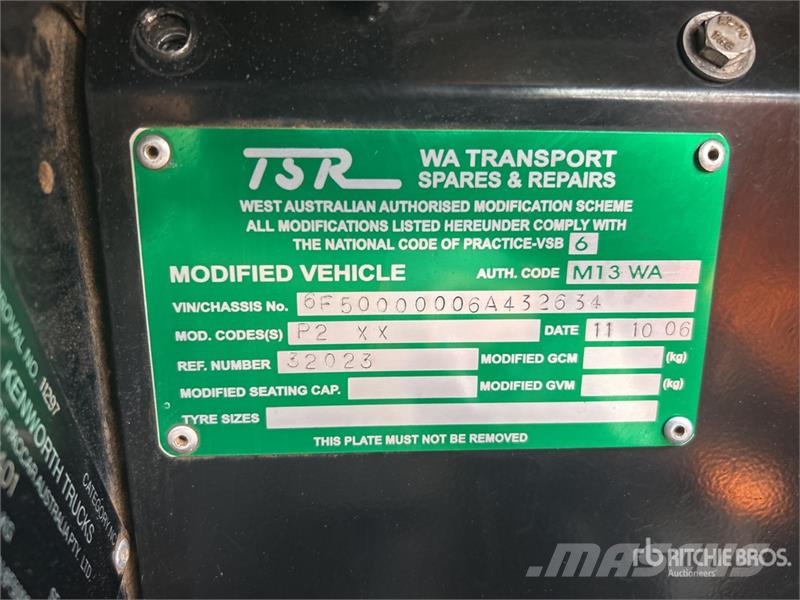 Kenworth T401 6x4 T/A Day Cab Truck Tractor Cabezas tractoras