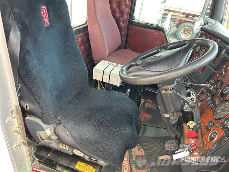 Kenworth T401 6x4 T/A Day Cab Truck Tractor Cabezas tractoras
