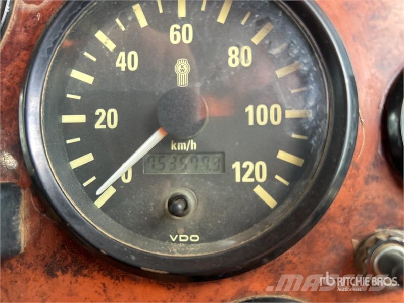 Kenworth T401 6x4 T/A Day Cab Truck Tractor Cabezas tractoras