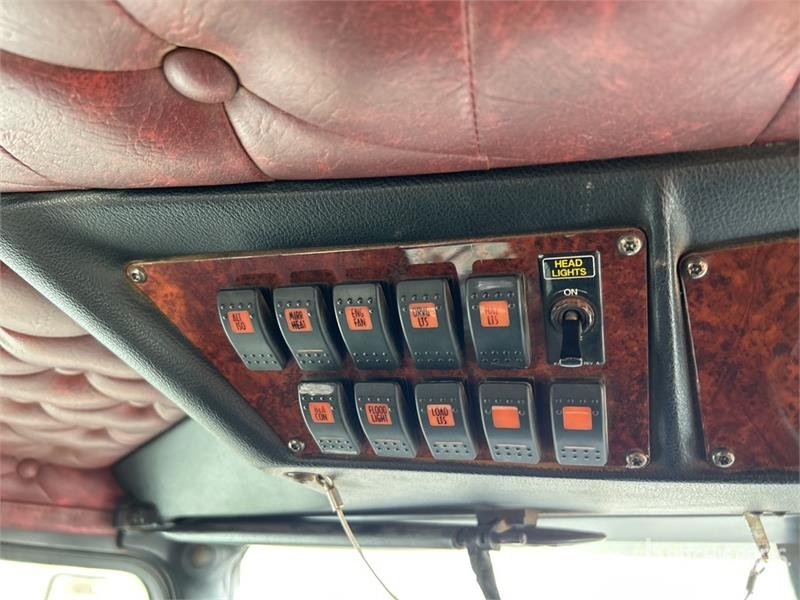 Kenworth T401 6x4 T/A Day Cab Truck Tractor Cabezas tractoras