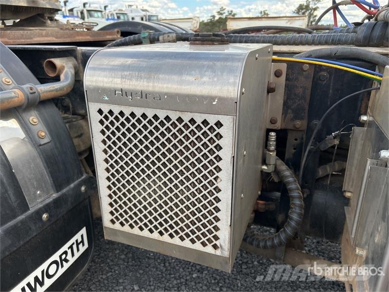 Kenworth T401 6x4 T/A Day Cab Truck Tractor Cabezas tractoras
