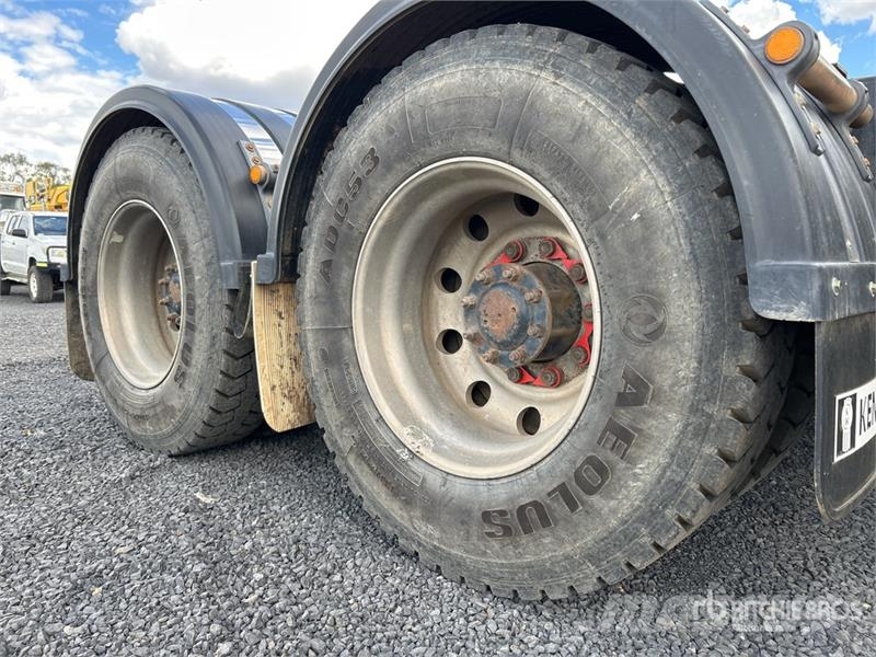 Kenworth T401 6x4 T/A Day Cab Truck Tractor Cabezas tractoras