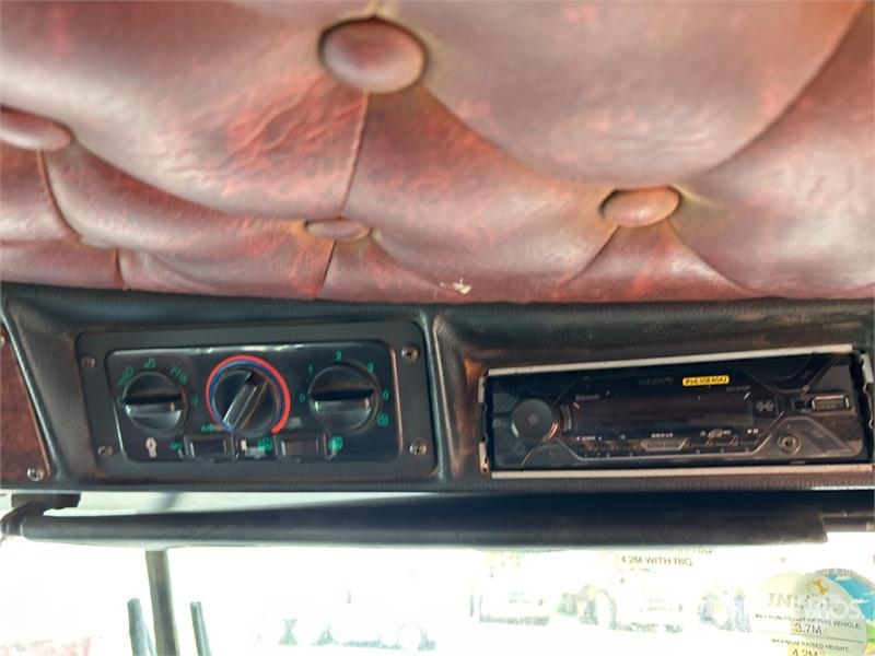 Kenworth T401 6x4 T/A Day Cab Truck Tractor Cabezas tractoras