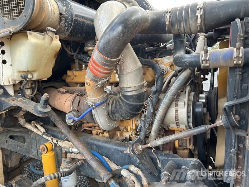 Kenworth T401 6x4 T/A Day Cab Truck Tractor Cabezas tractoras