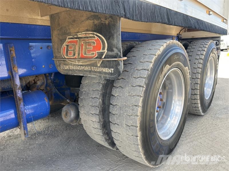 Kenworth T408SAR 6x4 T/A Dump Truck Autobasculanta