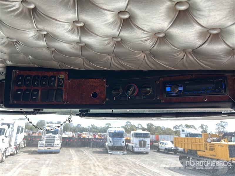 Kenworth T408SAR 6x4 T/A Dump Truck Autobasculanta