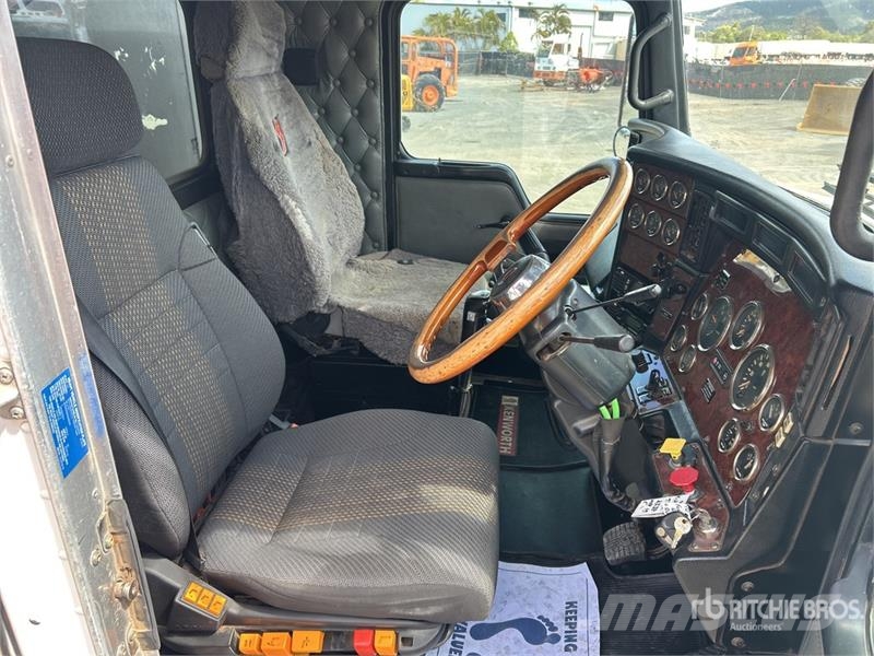 Kenworth T408SAR 6x4 T/A Dump Truck Autobasculanta