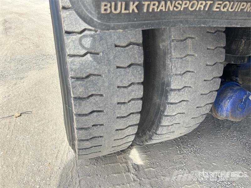 Kenworth T408SAR 6x4 T/A Dump Truck Autobasculanta