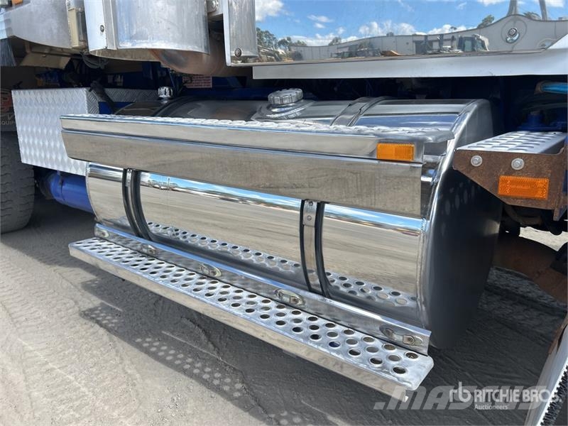 Kenworth T408SAR 6x4 T/A Dump Truck Autobasculanta