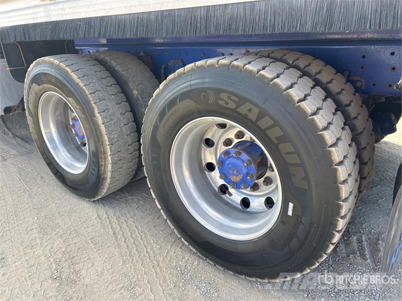 Kenworth T408SAR 6x4 T/A Dump Truck Autobasculanta